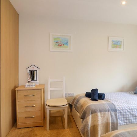 Sea Breeze Villa Суонидж Екстериор снимка